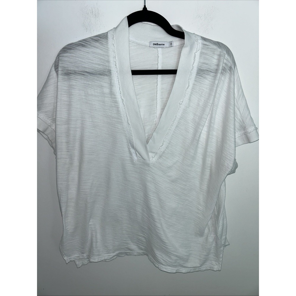 Red Haute Women's‎ Size M V-Neck Short Sleeve Oversized White Comfy Summer Top